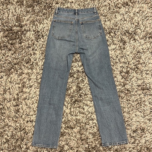 H&M Slim Straight Ultra High Jeans - Picture 2 of 2